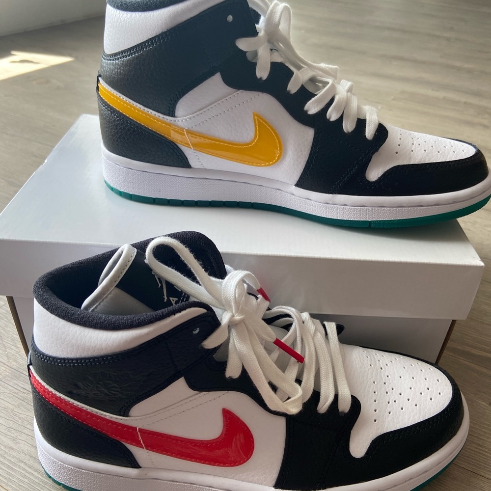 Jordan 1 Mid